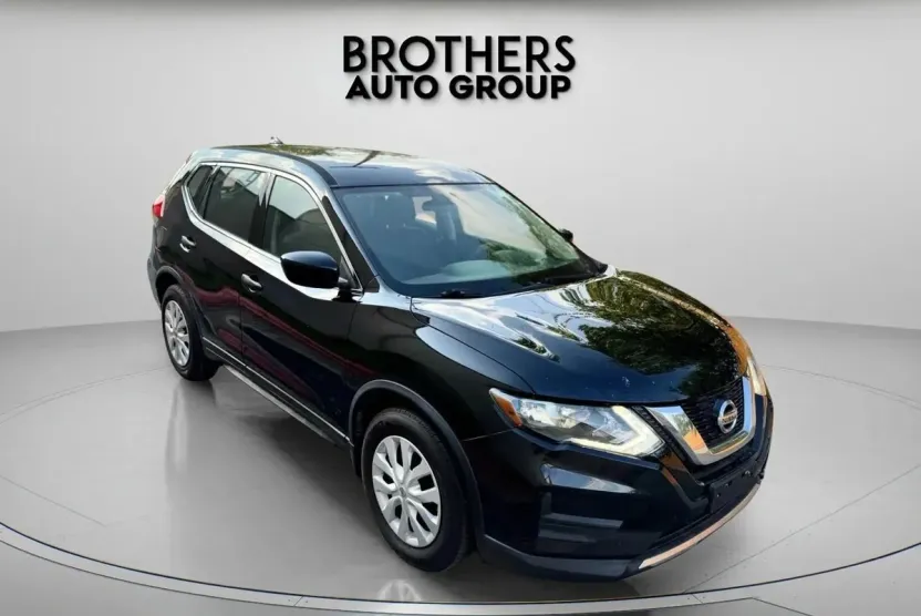 2017 Nissan Rogue photo 1
