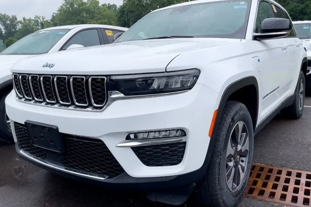 2023 Jeep Grand Cherokee 4xe photo 1