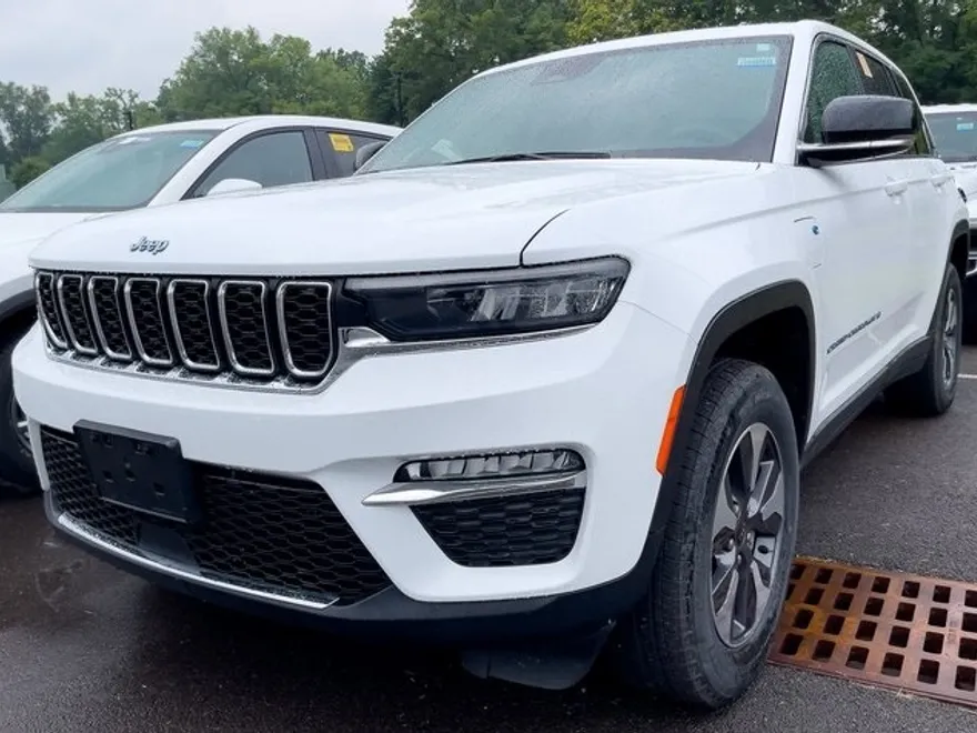 2023 Jeep Grand Cherokee 4xe photo 1