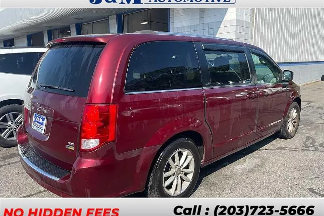 2018 Dodge Grand Caravan SXT photo 1