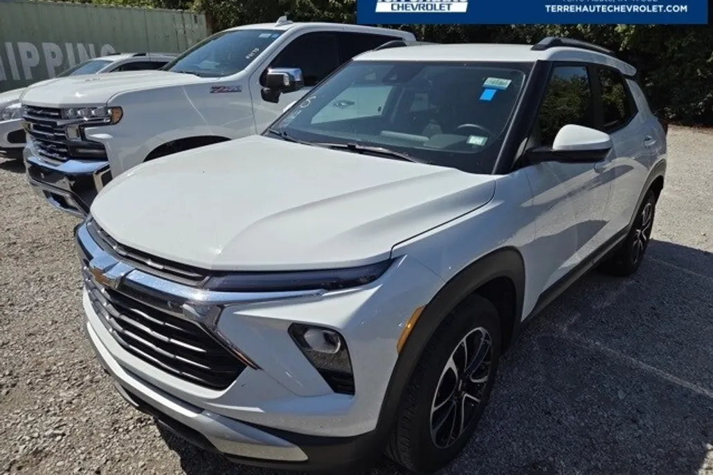 2024 Chevrolet Trailblazer LT photo 1