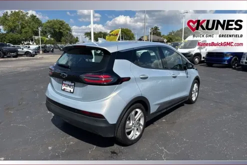 2023 Chevrolet Bolt EV 1LT photo 3