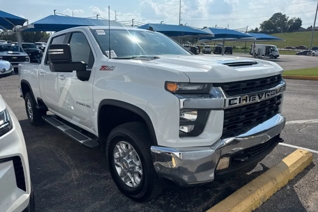 2023 Chevrolet Silverado 2500HD LT photo 1