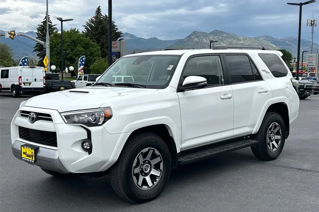 2024 Toyota 4Runner TRD Off-Road Premium photo 1
