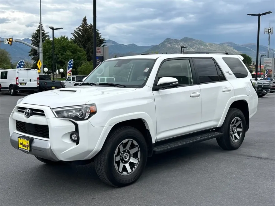 2024 Toyota 4Runner TRD Off-Road Premium photo 1