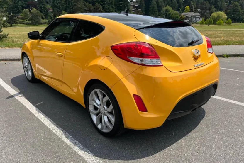 2015 Hyundai Veloster photo 1
