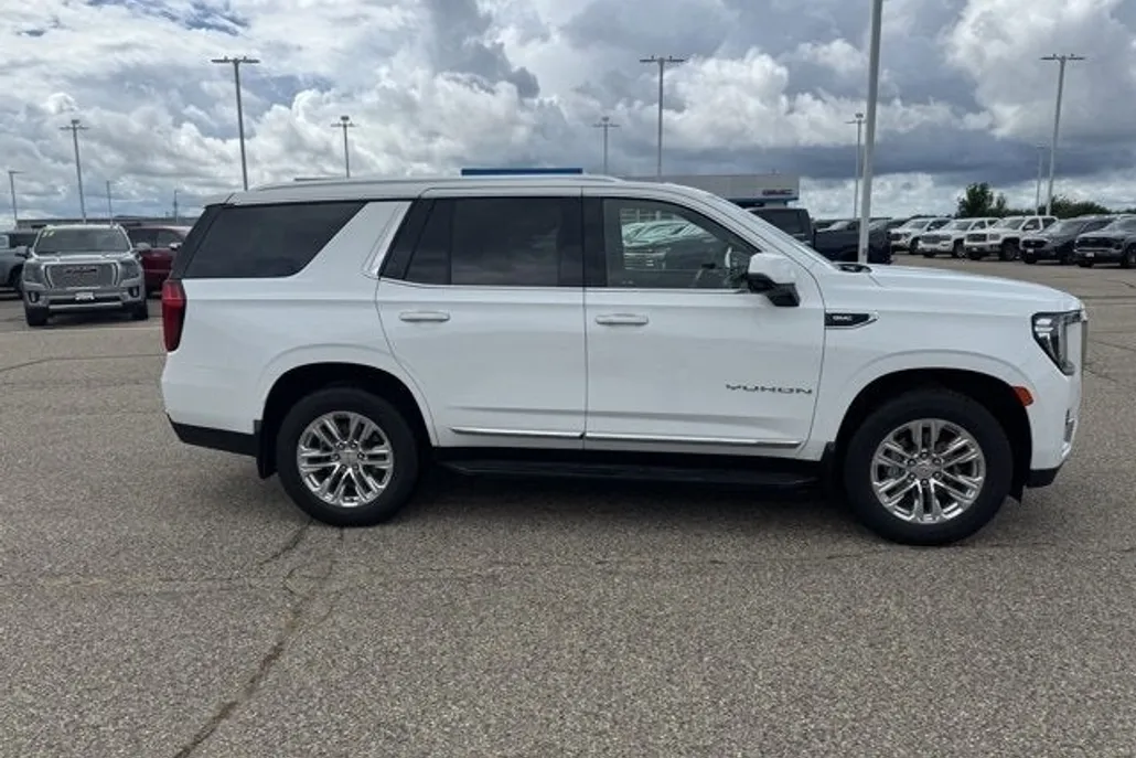 2022 Gmc Yukon SLT photo 1