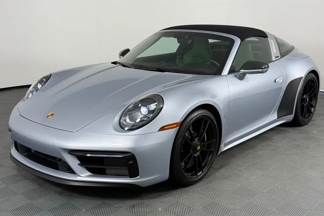 2023 Porsche 911 Targa 4 GTS photo 1