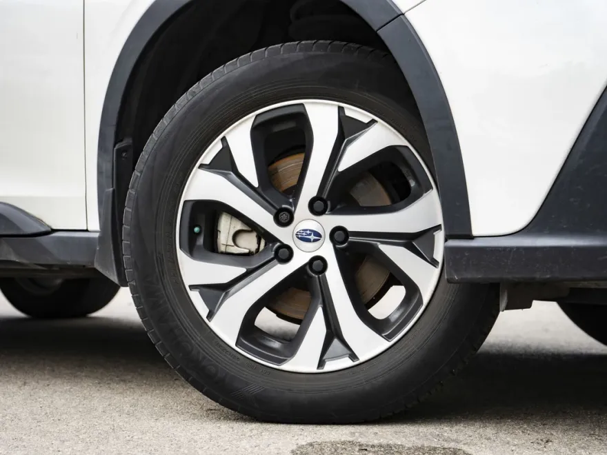 2022 Subaru Outback Touring photo 1