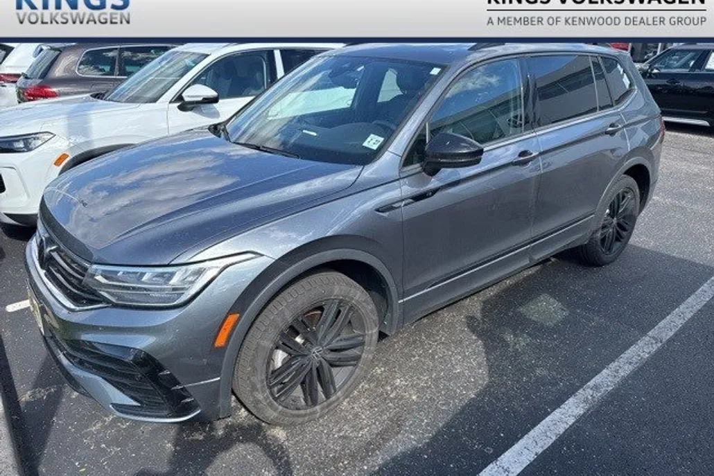 2022 Volkswagen Tiguan SE R-Line Black photo 1