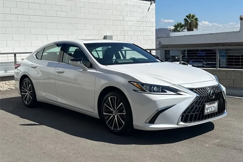 2025 Lexus ES 300h Premium photo 1