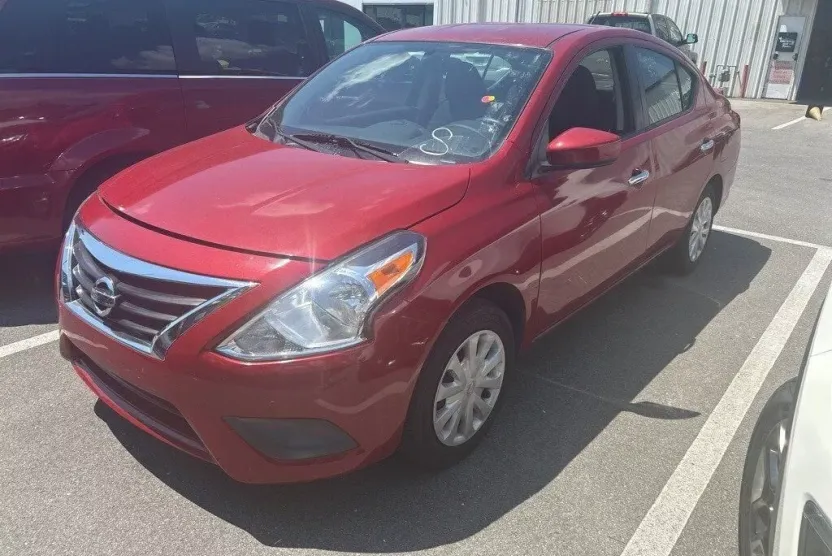 2019 Nissan Versa 1.6 SV photo 1