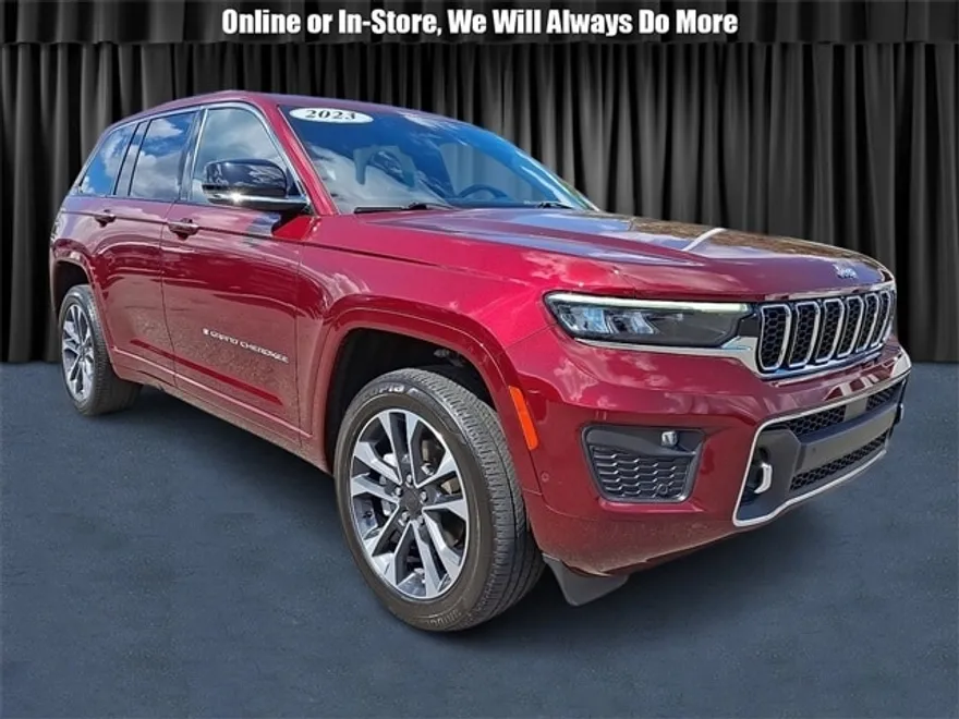 2023 Jeep Grand Cherokee Overland photo 1