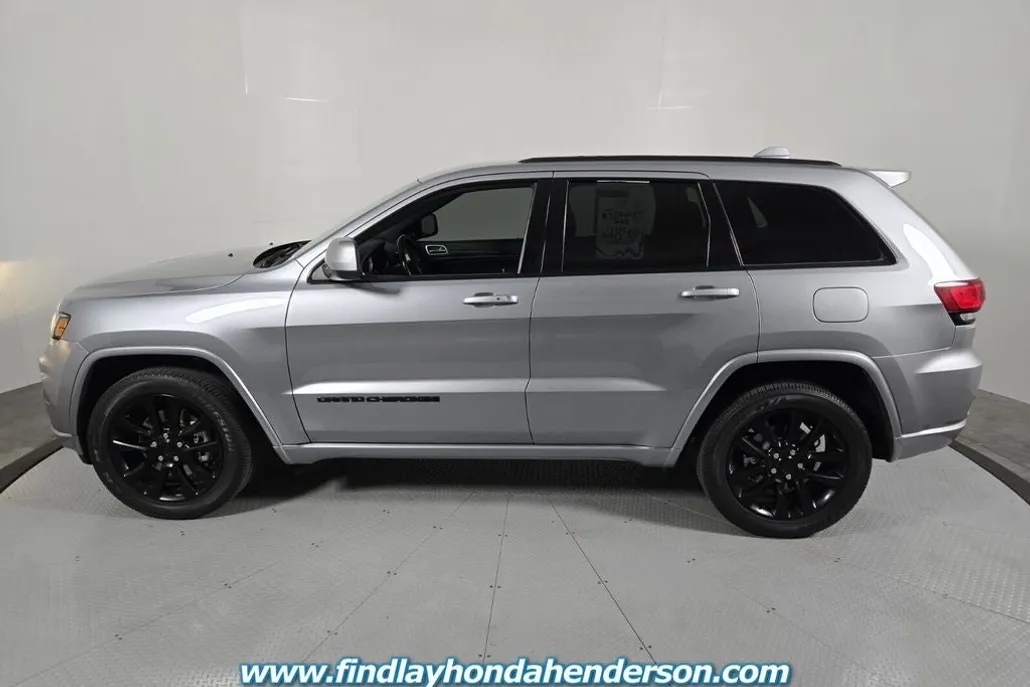 2021 Jeep Grand Cherokee Laredo X photo 1