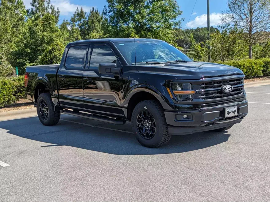 2025 Ford F-150 XLT photo 1