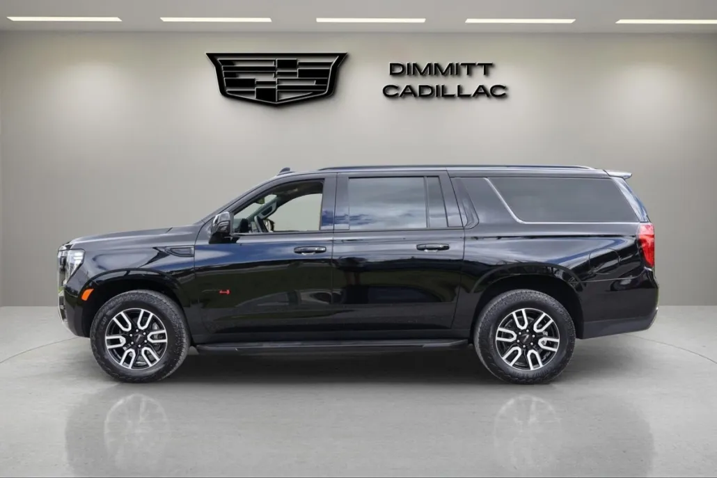 2024 Gmc Yukon XL AT4 photo 1