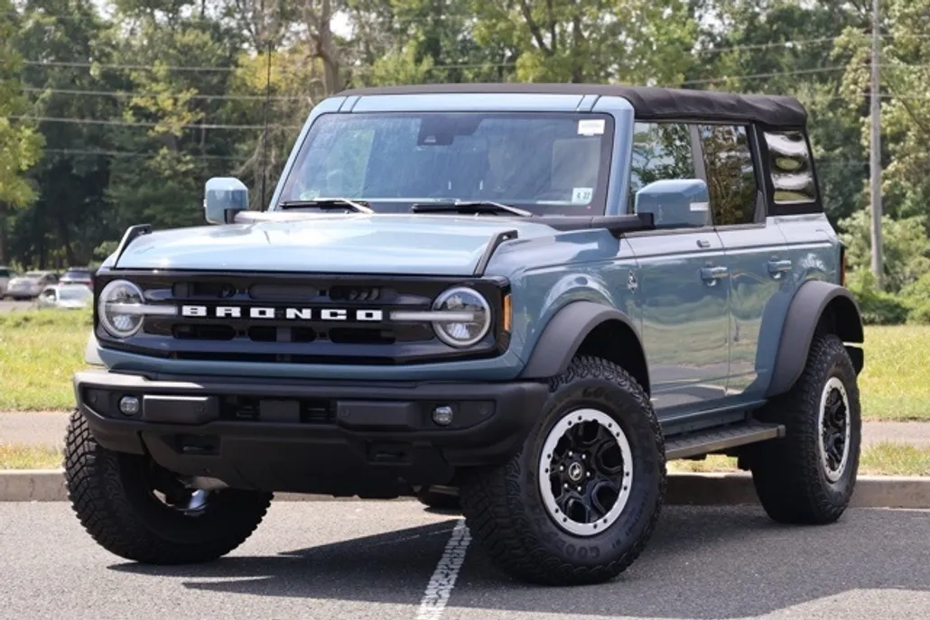 2022 Ford Bronco Base Big Bend Black Diamond Outer Banks Badlands Wildtrak Everglades photo 1