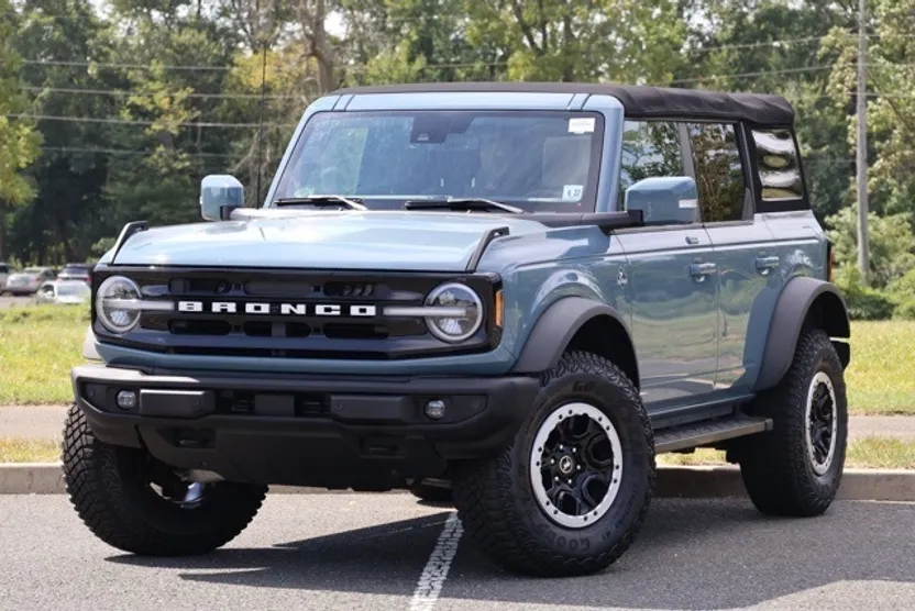 2022 Ford Bronco Base Big Bend Black Diamond Outer Banks Badlands Wildtrak Everglades photo 1