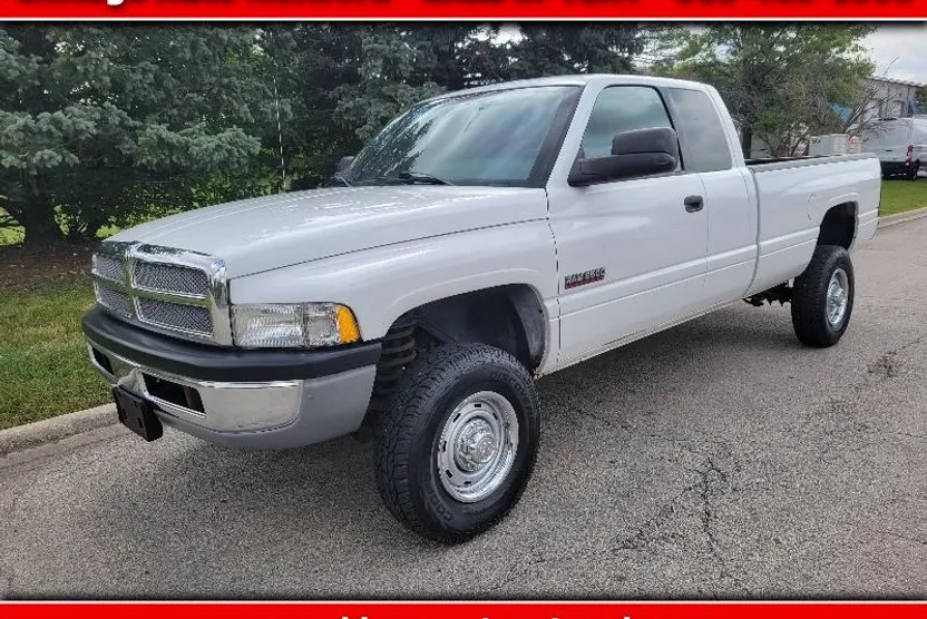 2002 Dodge Ram SLT photo 1