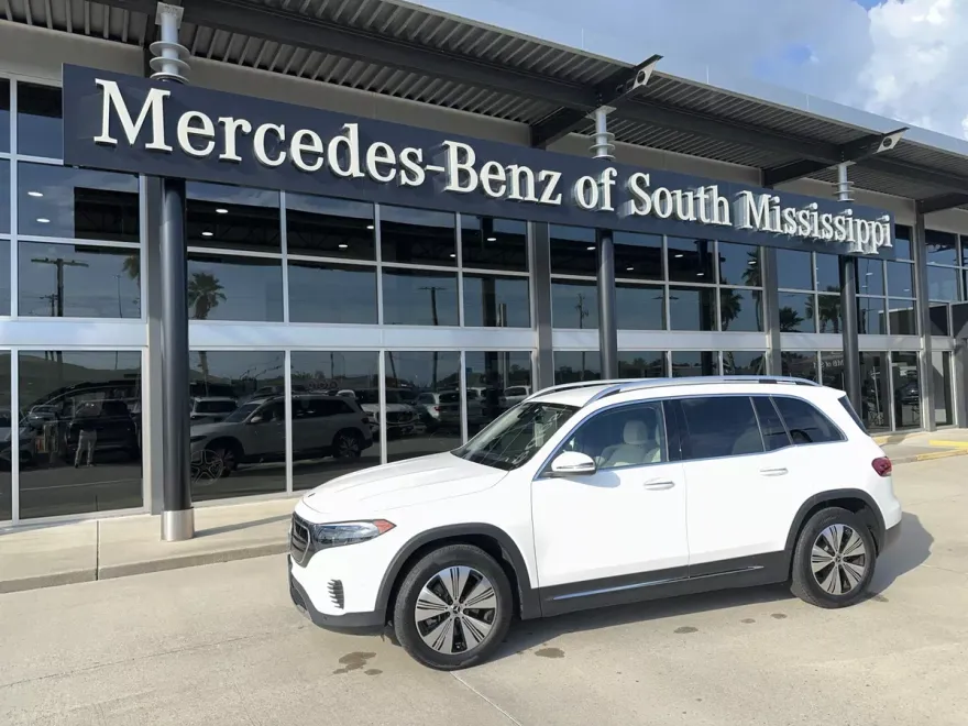 2023 Mercedes Benz EQB 300 4MATIC photo 1