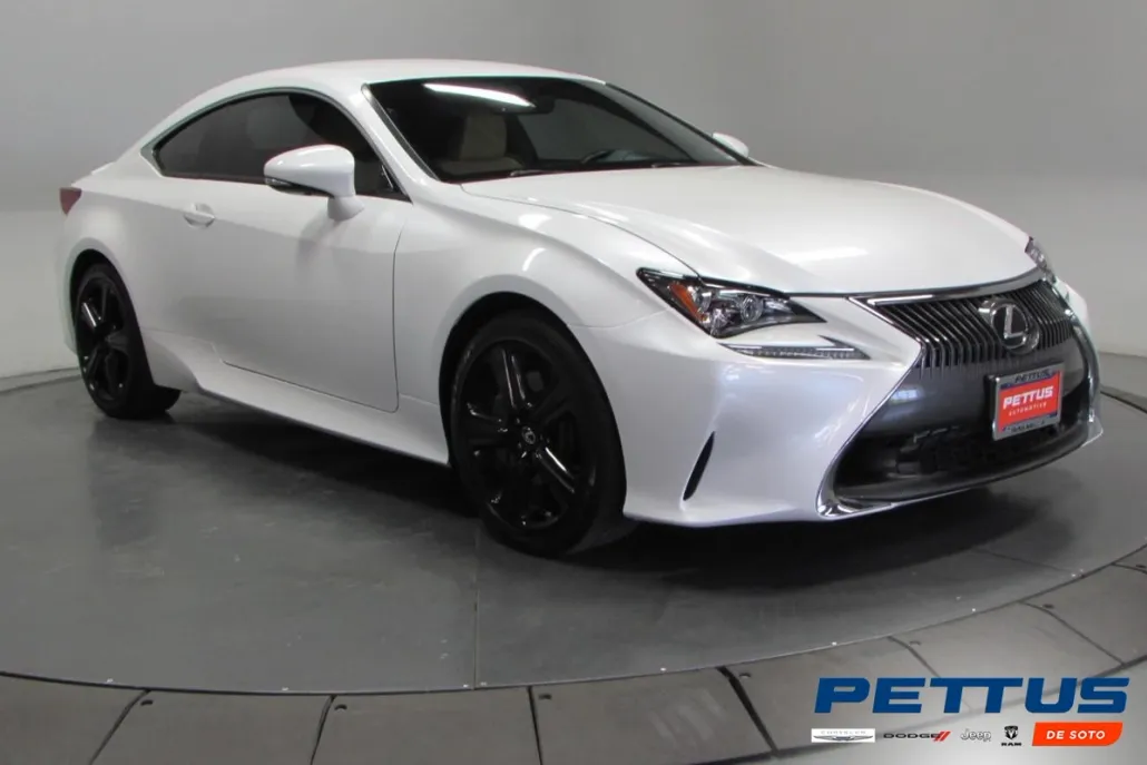 2016 Lexus RC 200t photo 1