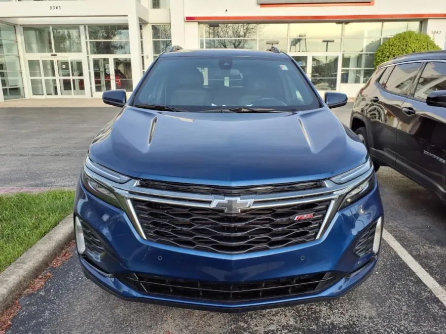 2023 Chevrolet Equinox RS photo 2