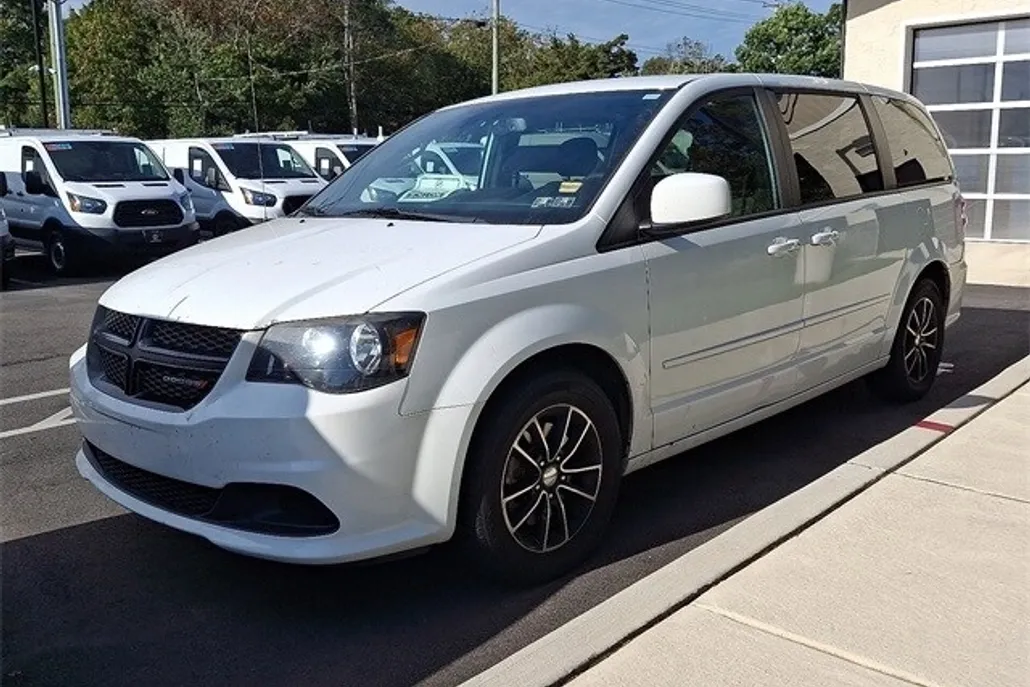 2017 Dodge Grand Caravan SE photo 1