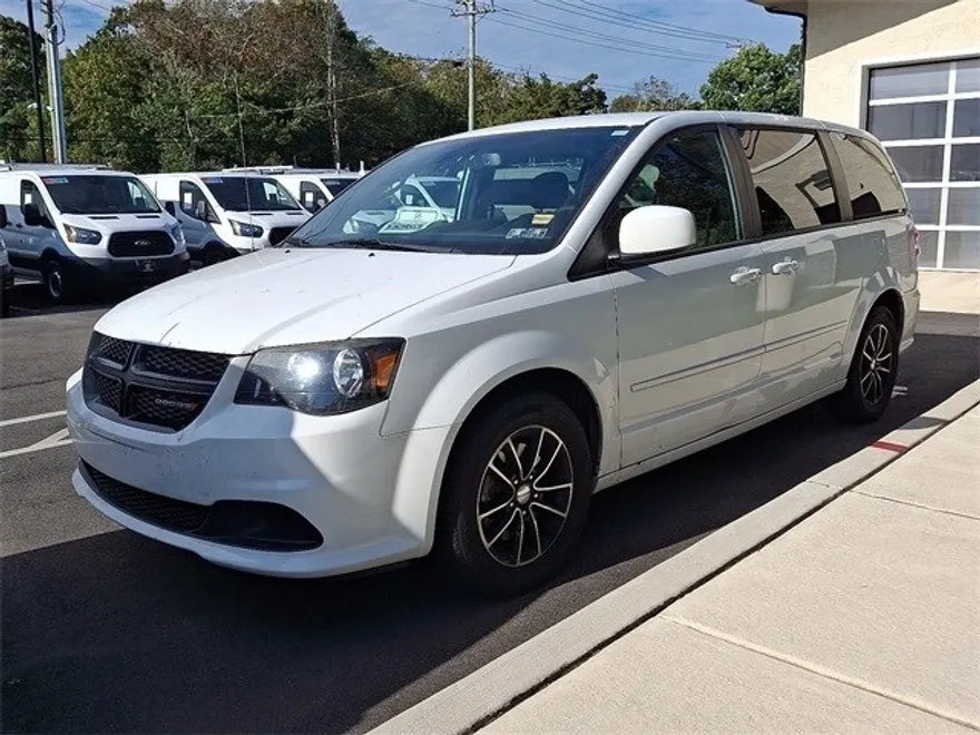 2017 Dodge Grand Caravan SE photo 1