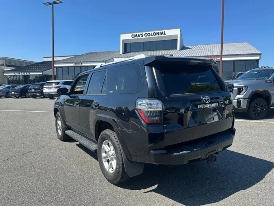 2018 Toyota 4Runner SR5 photo 1