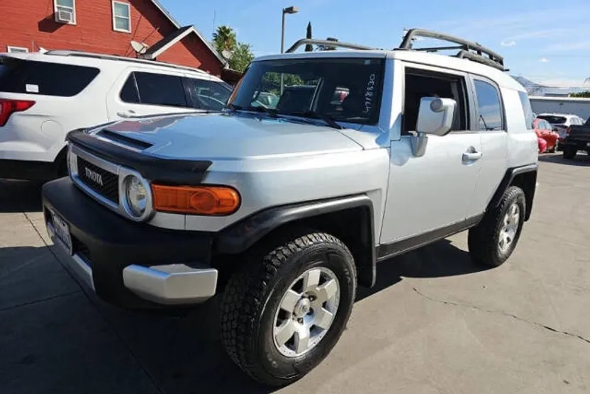 2007 Toyota FJ Cruiser Base photo 1