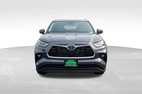 2025 Toyota Highlander Hybrid LE photo 3