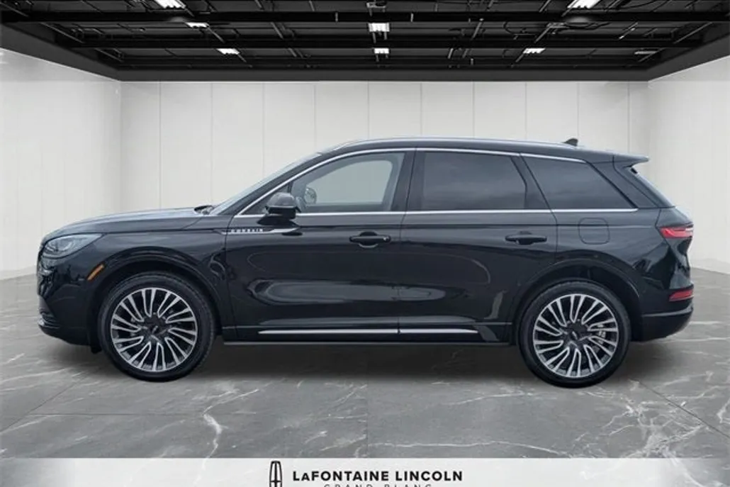 2022 Lincoln Corsair Reserve photo 1