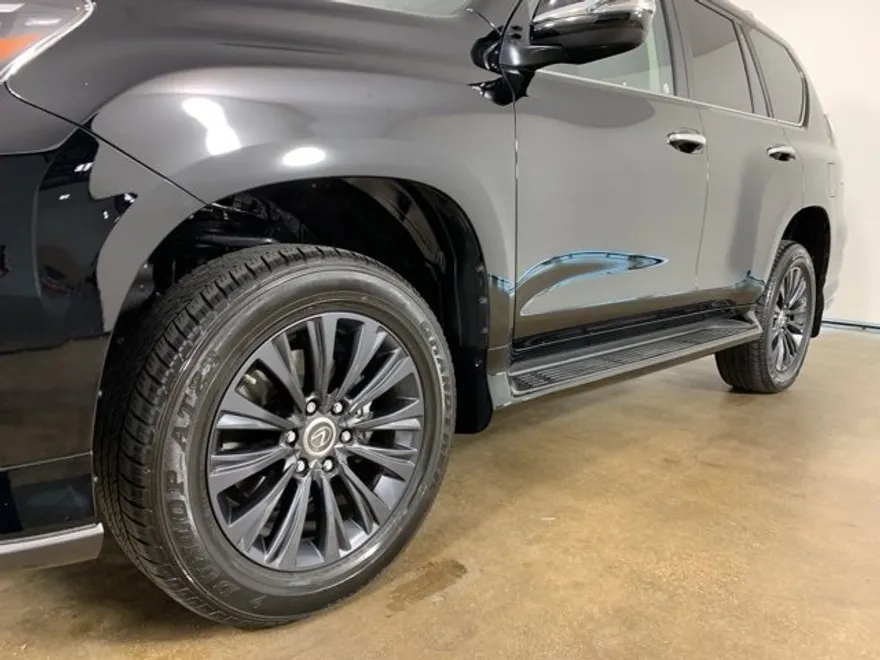 2023 Lexus GX 460 Luxury photo 1