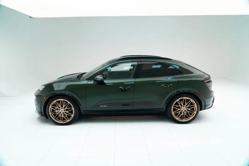2025 Porsche Macan Turbo Electric photo 1