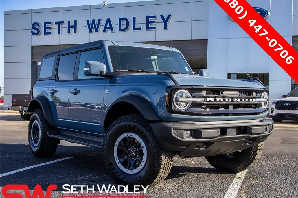 2025 Ford Bronco Outer Banks photo 1