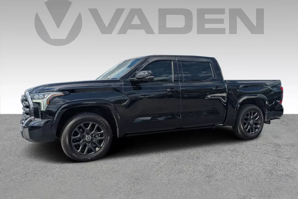 2022 Toyota Tundra Platinum photo 1
