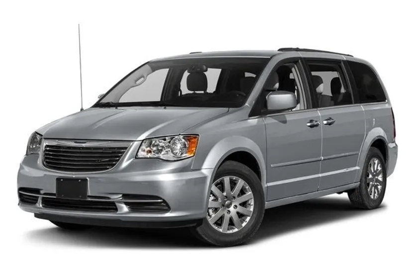 2016 Chrysler Town & Country Touring photo 1