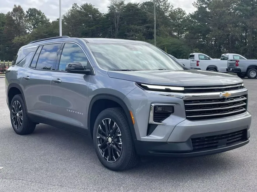 2026 Chevrolet Traverse photo 1
