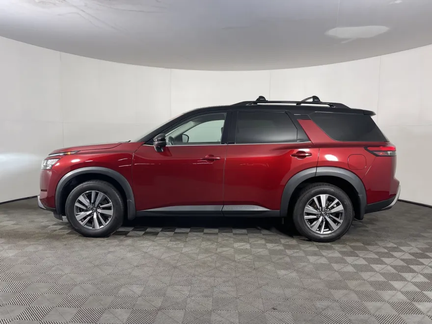 2023 Nissan Pathfinder SL photo 1