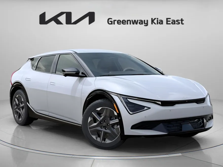 2025 Kia EV6 Light photo 1