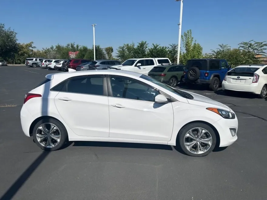2013 Hyundai Elantra GT Base photo 1