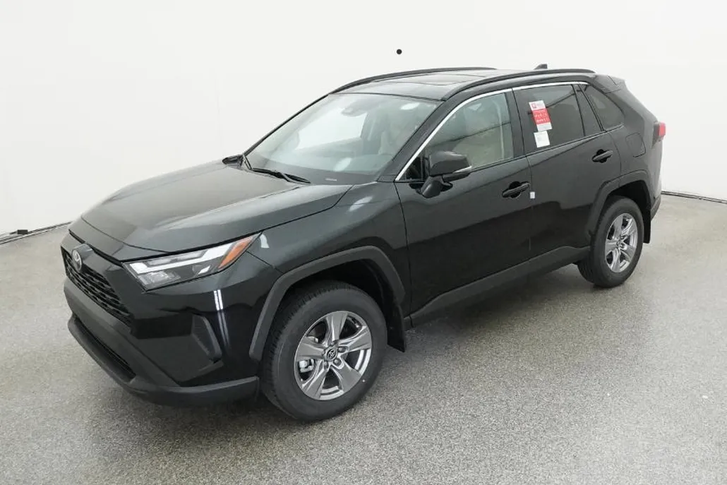 2025 Toyota RAV4 XLE photo 1
