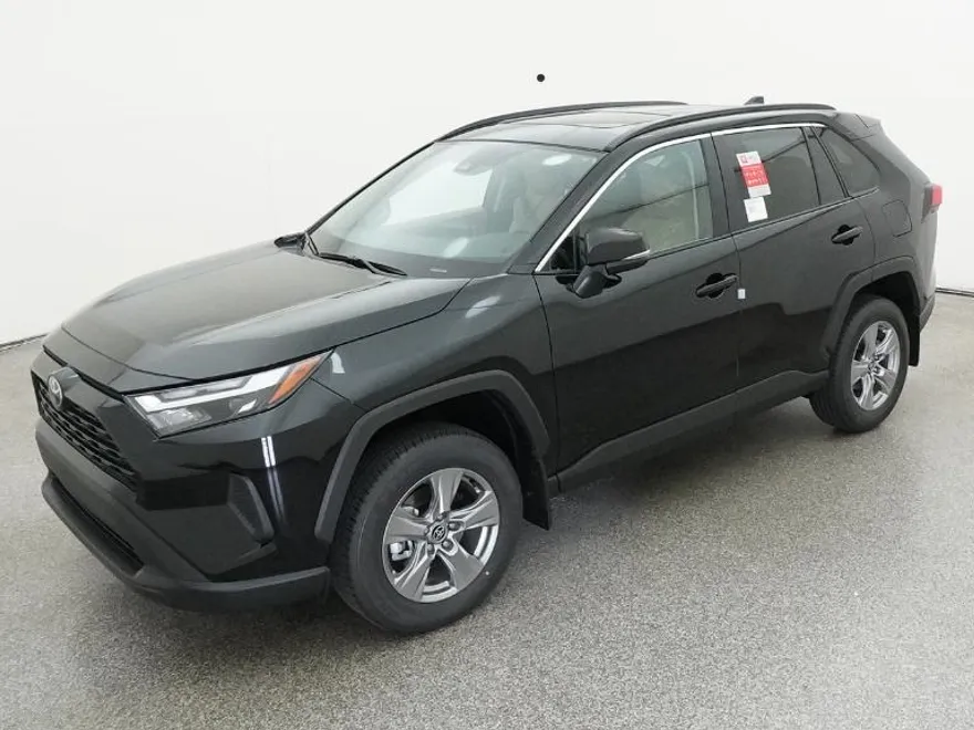 2025 Toyota RAV4 XLE photo 1