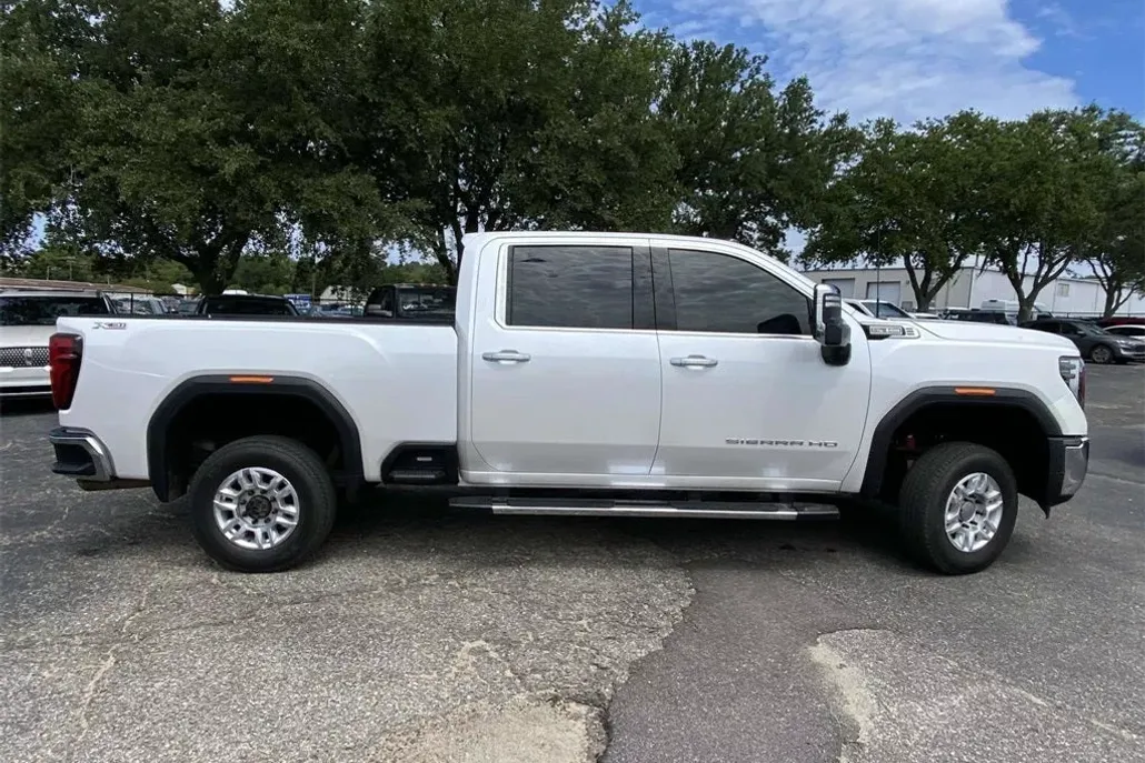 2024 Gmc Sierra HD SLT photo 1