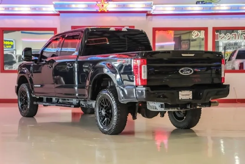 2019 Ford F-250 Lariat photo 1