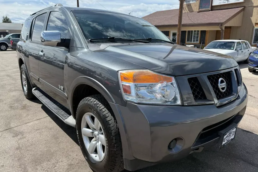 2008 Nissan Armada SE photo 1