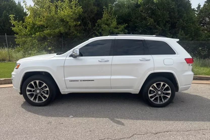 2018 Jeep Grand Cherokee Overland photo 1