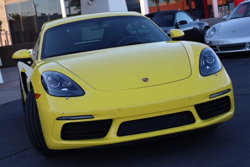 2021 Porsche Cayman T photo 1