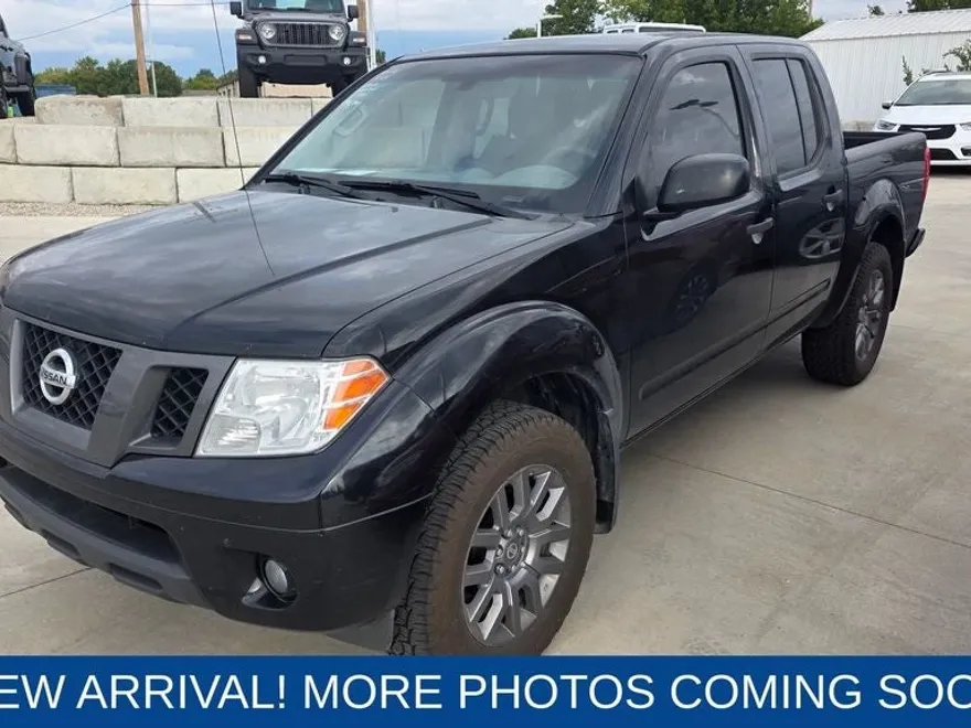 2012 Nissan Frontier SV photo 1