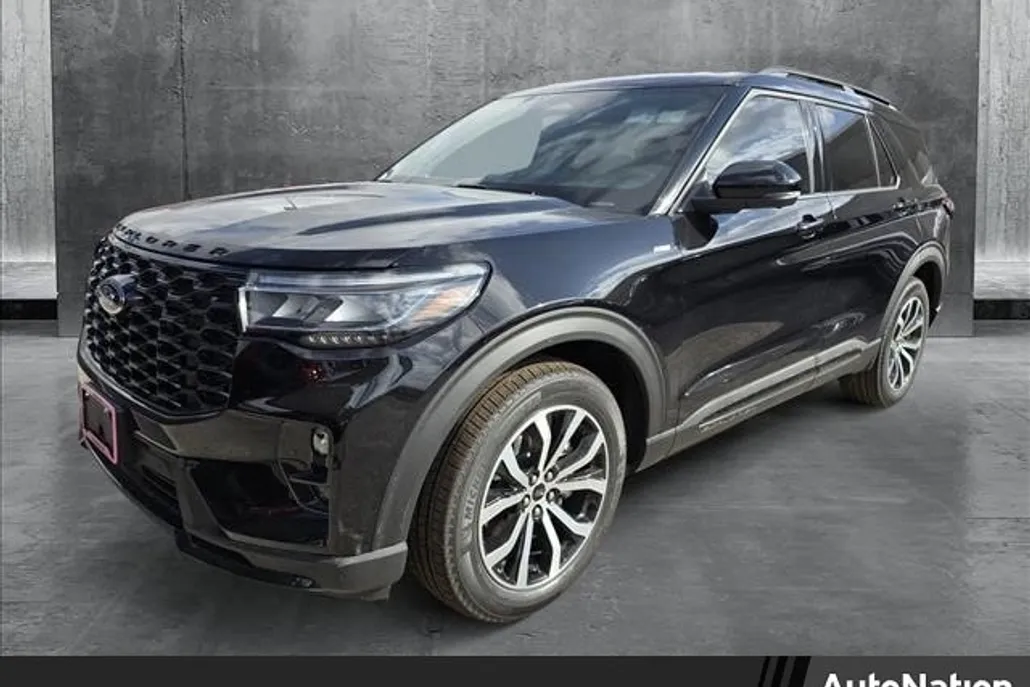 2025 Ford Explorer ST-Line photo 1